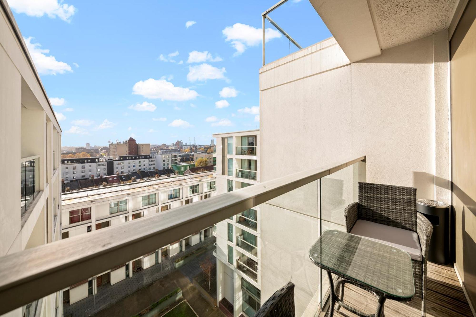 Londwell, Canary Wharf Skyline Balcony Suite London Bagian luar foto