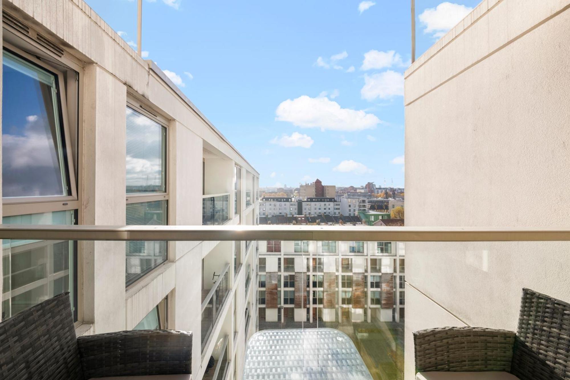 Londwell, Canary Wharf Skyline Balcony Suite London Bagian luar foto