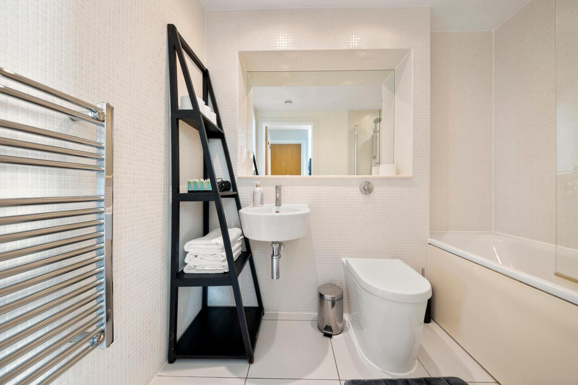 Londwell, Canary Wharf Skyline Balcony Suite London Bagian luar foto